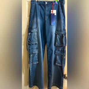 NWT LADIES CARGO DENIM JEANS SIZE 31 x 32